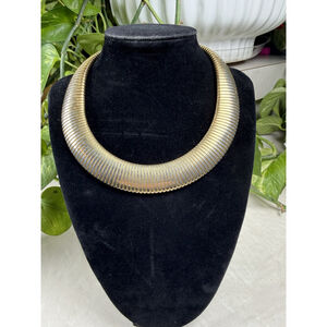 Vintage Modernist 1980s Omega Chain Choker Collar Necklace 17” Gold Tone Ribbed